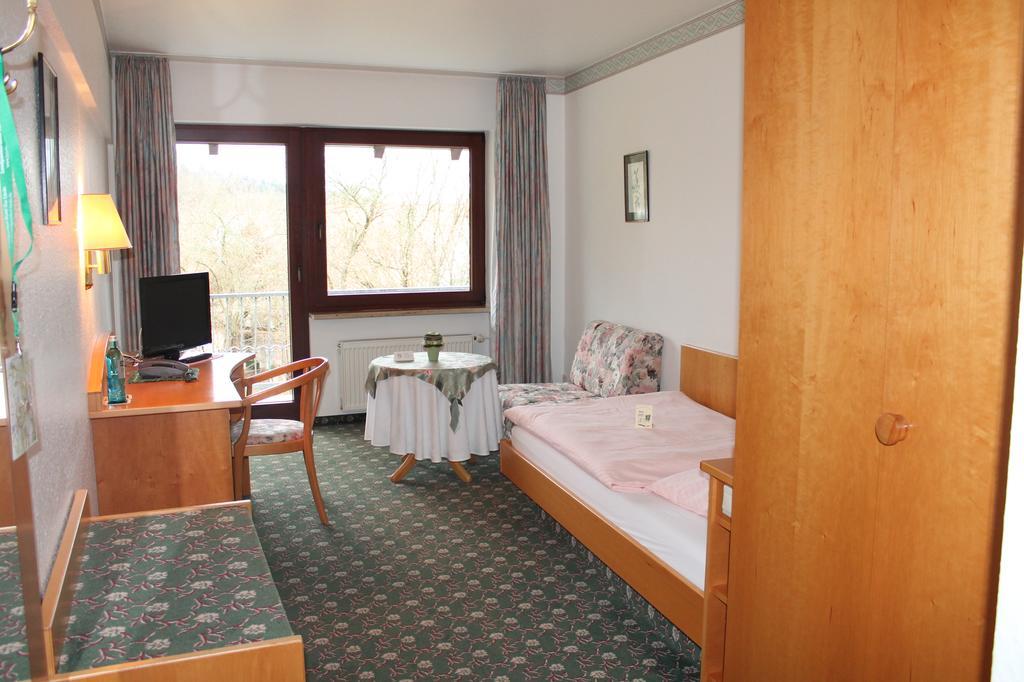 Landgasthof Hotel Zur Linde Im Taunus Gemünden Szoba fotó