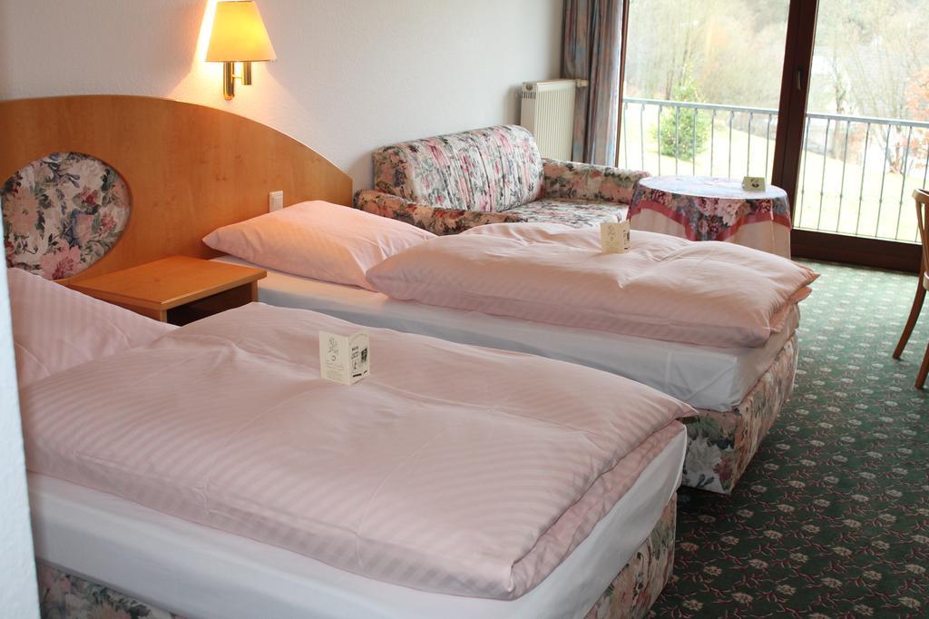 Landgasthof Hotel Zur Linde Im Taunus Gemünden Kültér fotó