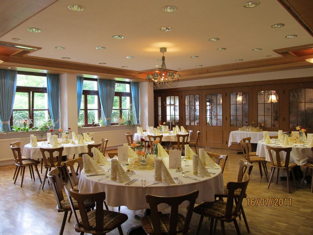 Landgasthof Hotel Zur Linde Im Taunus Gemünden Kültér fotó